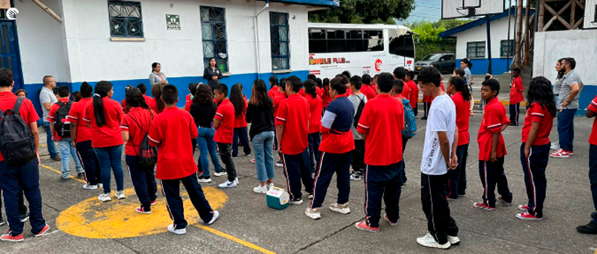LA VUELTA AL COLE EN EL CENTRO EDUCATIVO MOI POUR TOIT